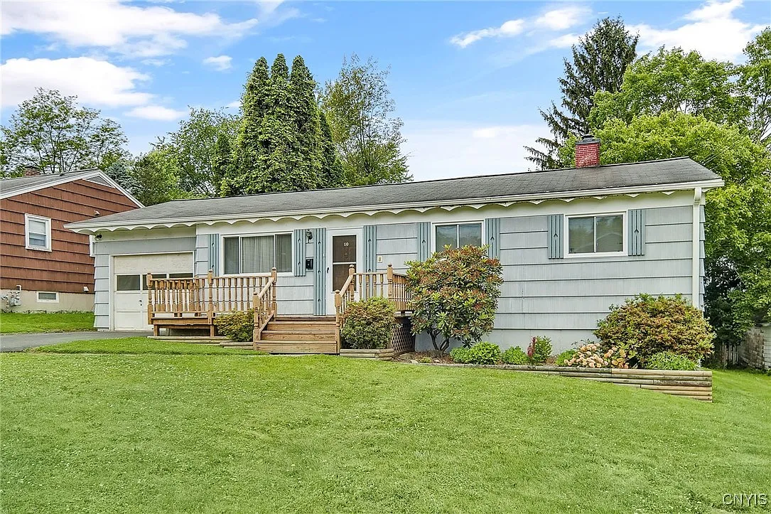 10 Orchard Ave photo 1