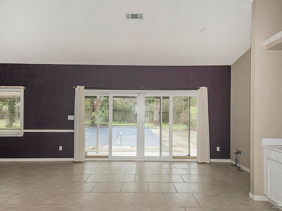 5th image of 831 Shadow Ridge Dr