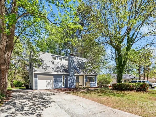 6815 Arroyo Dr, Charlotte, NC 28227