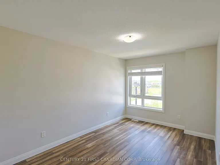 827 Kleinburg Dr E — Photo 37
