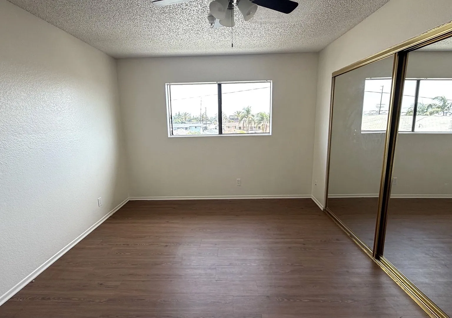 12444-12504-12512 Oxford Ave — Photo 1
