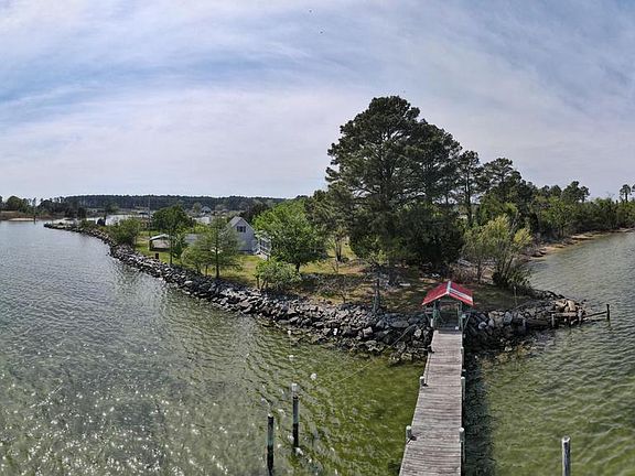 2nd image of 16104 Piney Point Rd