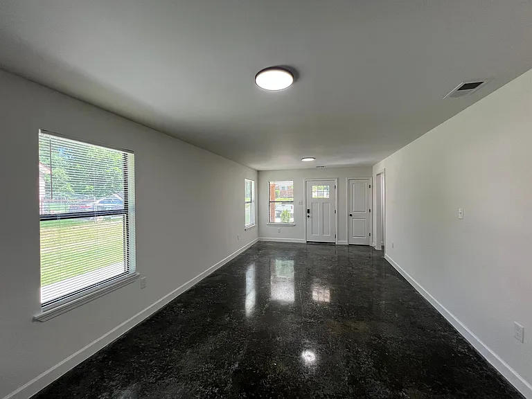 730 Hazelwood Rd — Photo 9