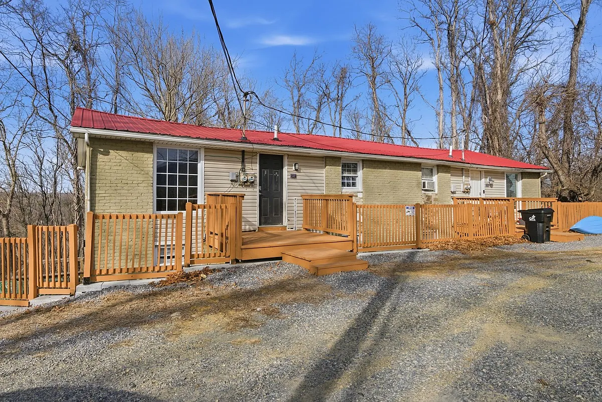 Building Photo - 701 Peppers Ferry Rd #1