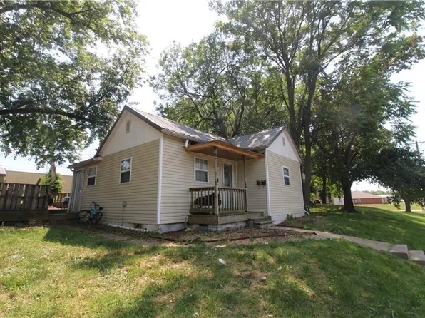 204 W Pearl St, Savannah, MO 64485