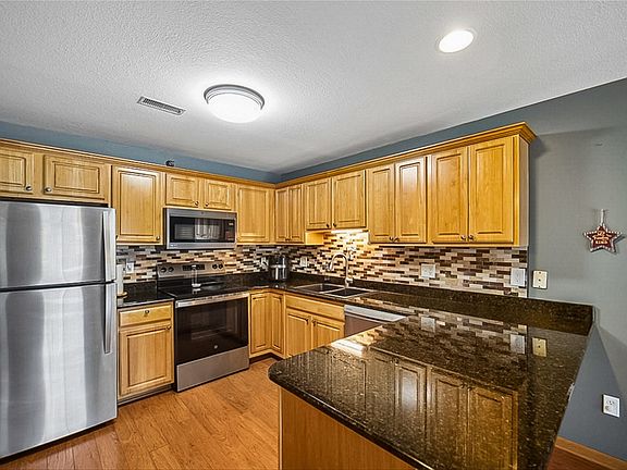 5th image of 5916 Sutton Pl APT 8