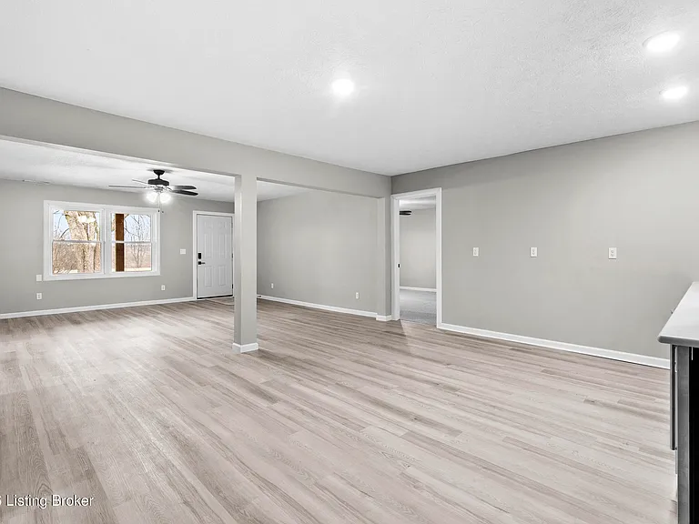 58 Riverside Ln — Photo 23