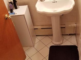 20-14 37th St #1, Astoria, NY 11105