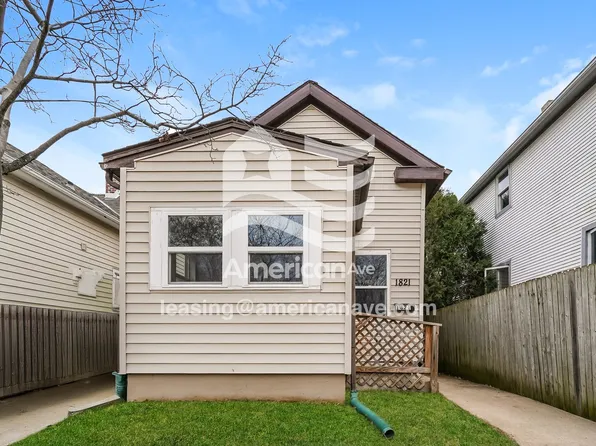 1821 Marquette St, Racine, WI 53402