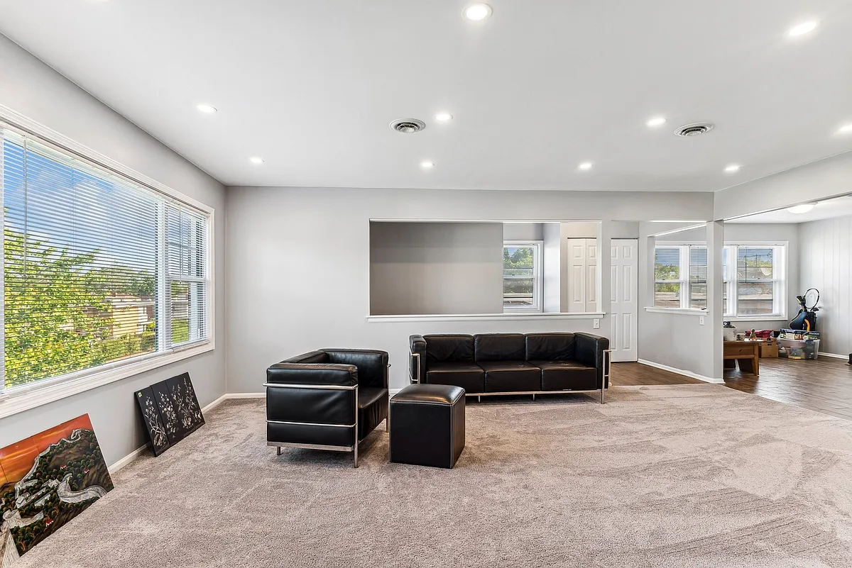 Building Photo - 8951 Skokie Blvd #3
