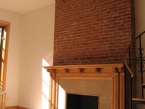 2nd image of 319 W 75th St APT 4B