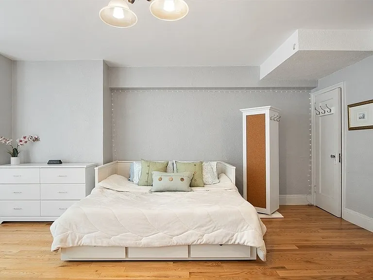 250 Beacon St #1B — Photo 8