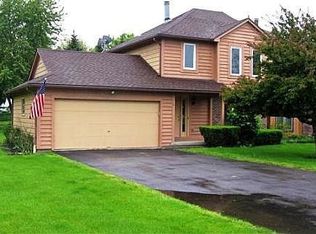 2 Willingate Rd, Fairport, NY 14450