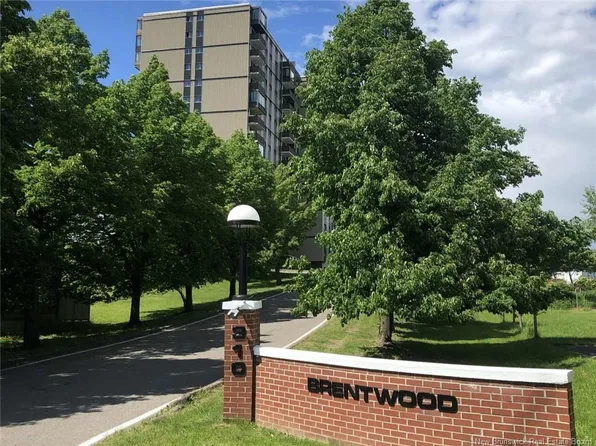 310 Woodward Ave #1006, Saint John, NB E2K 2L1