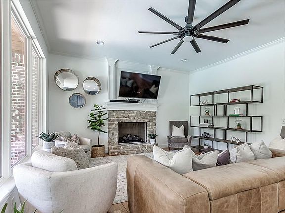 4th image of 7158 Cedar Lake Dr