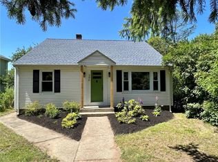 346 Mendon Rd, Cumberland, RI 02864