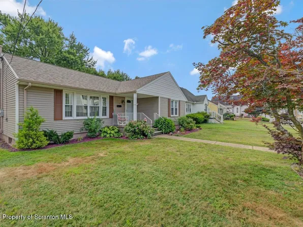 920 Lincoln St, Dickson City, PA 18519