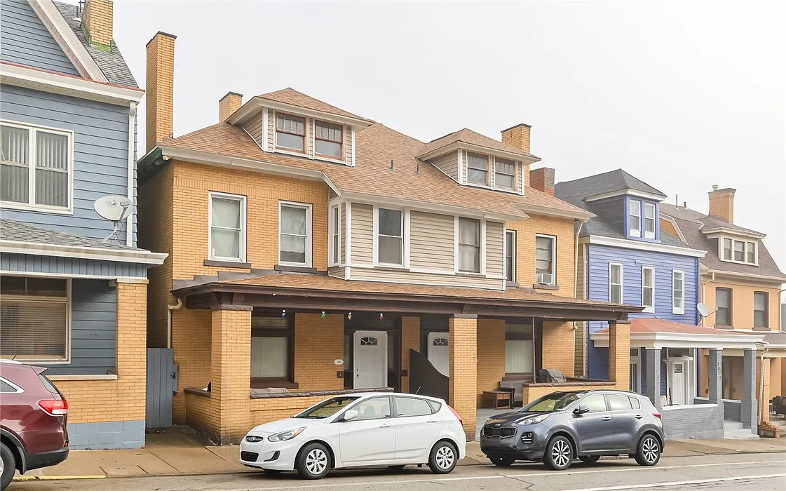 3880-3882 East St photo 1