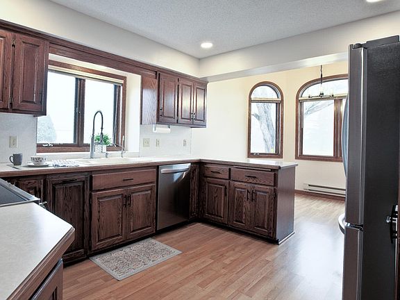 2nd image of 1212 Silverthorn Ct