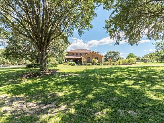 4th image of 15932 Thoroughbred Ln