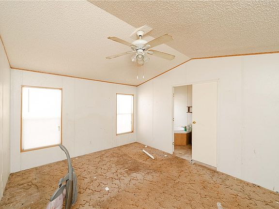 3rd image of 533 S Davis Rd