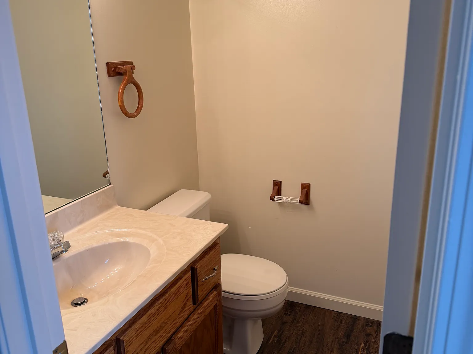 2 bed, 1.5 bath, 900 sqft, $900 — Photo 2