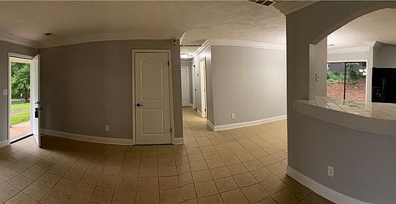 3rd image of 661 Pebble Creek Dr