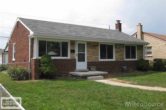 1st image of 28703 Fountain St