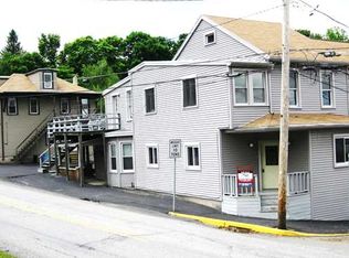 100 Broad St, Saint Clair, PA 17970