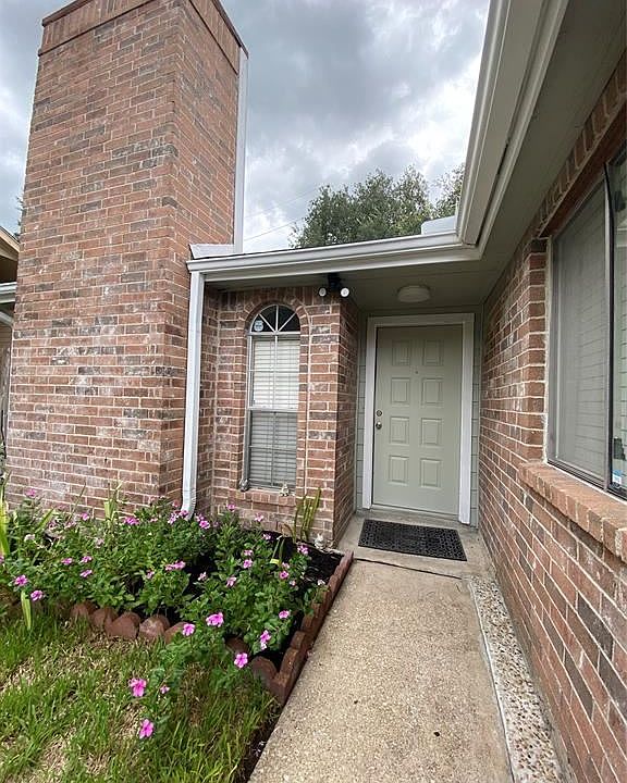 1st image of 8650 Pine Falls Dr