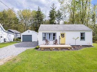 607 Milsom Pkwy, Angola, NY 14006