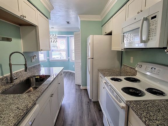 5th image of 4621 Merrimac Ln