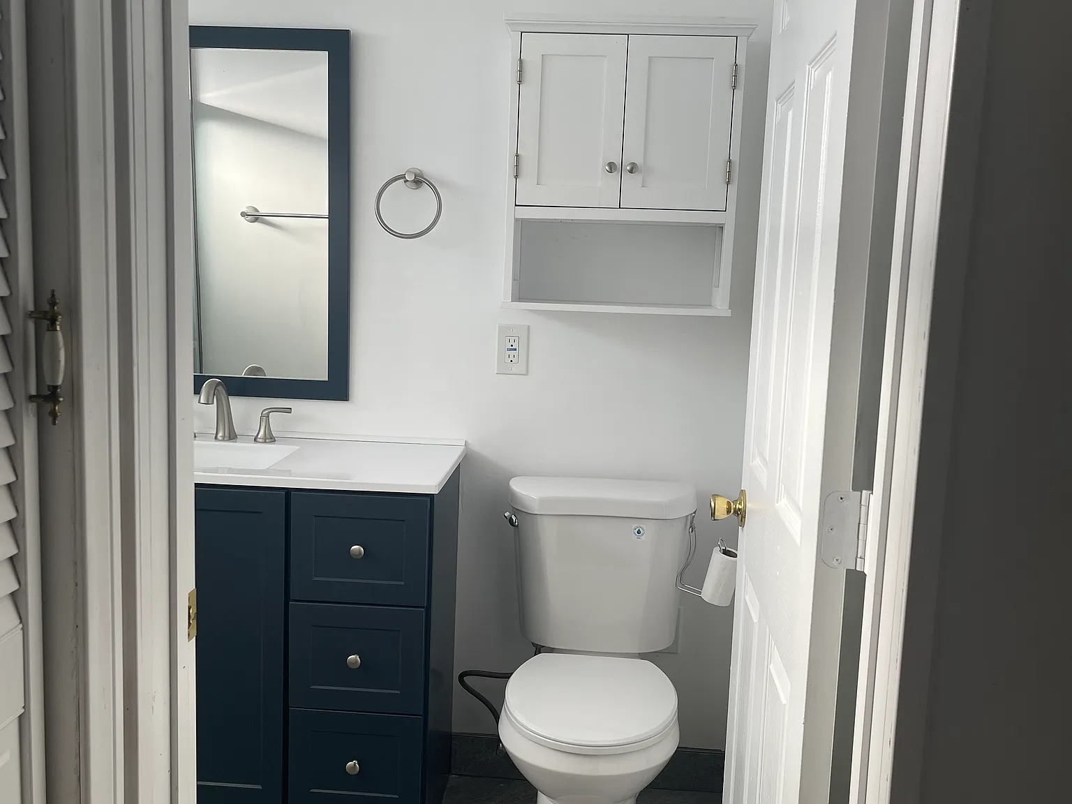 3 bed, 1017 sqft, $3,850 — Photo 4