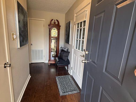 4th image of 2115 Windwood Cir