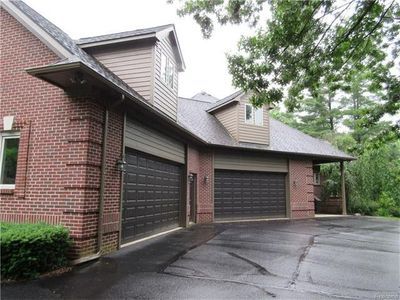 5326 Lake Forest Blvd, Brighton, MI, 48116