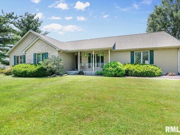 223 S Rachel Rd, Girard, IL 62640