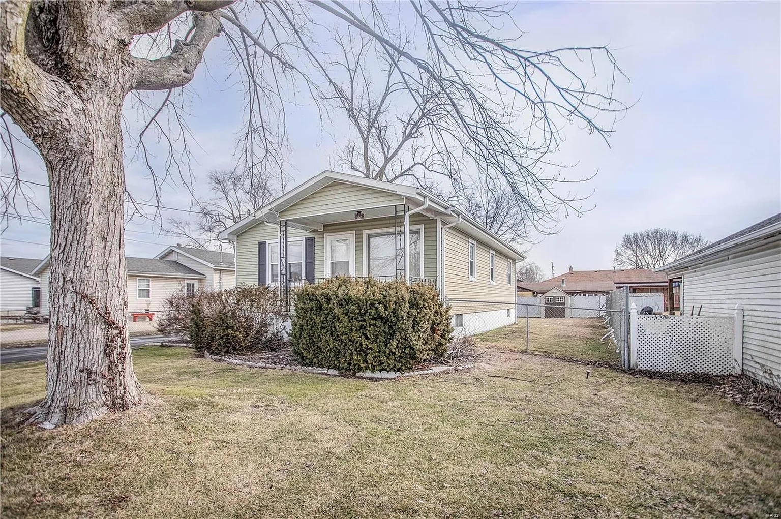 105 Abbott St photo 1