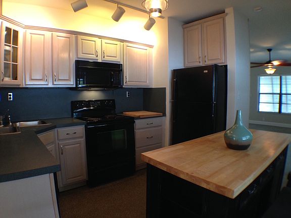 2nd image of 207 SE 24th Ave