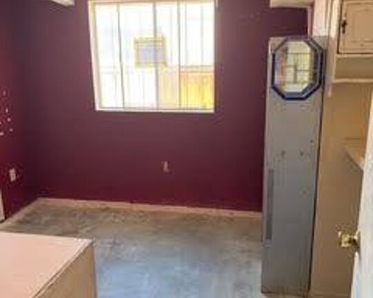 4th image of 644 Sandy Ave