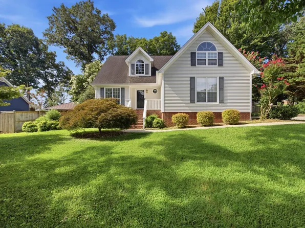 9811 Autumn Glen Dr, Soddy Daisy, TN 37379