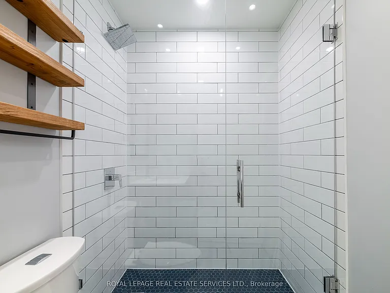 2083 Lake Shore Blvd W #109 — Photo 13
