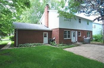 2nd image of 915 N Carmel Dr