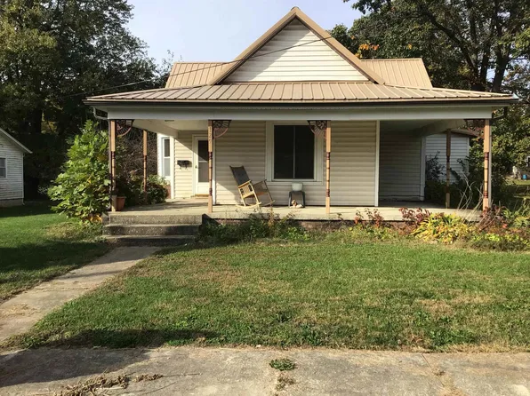 129 N East St, Winamac, IN 46996