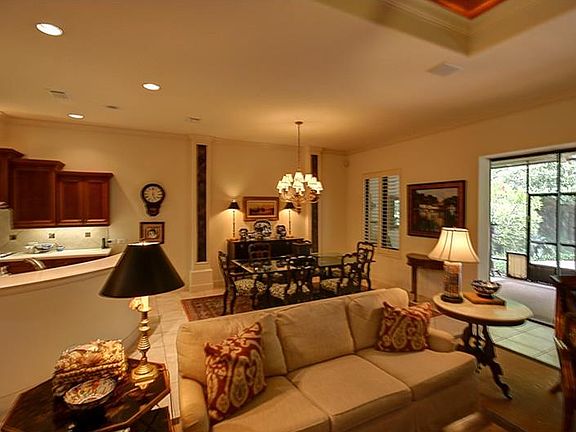 4th image of 1633 Glen Eagles Way