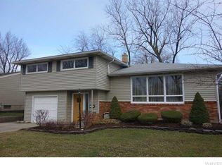 125 Cindy Dr, Amherst, NY 14221
