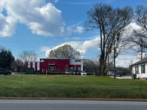 1508 Blount Ave, Guntersville, AL 35976