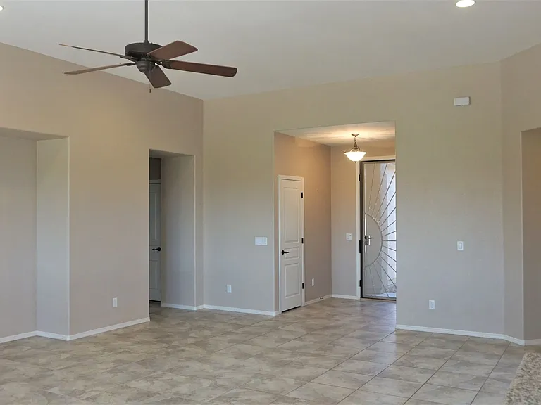 1858 Prairie Grass Dr — Photo 15