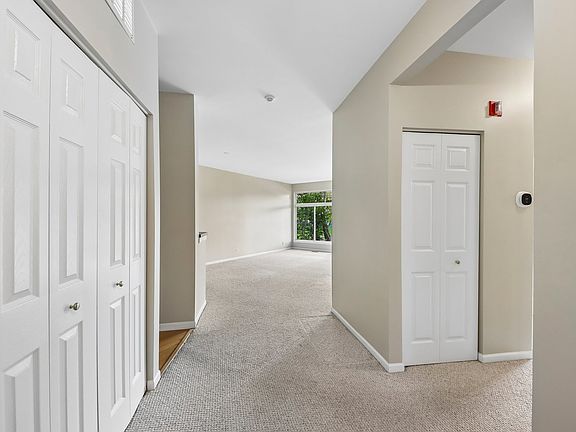 5th image of 1016 Spring Ct