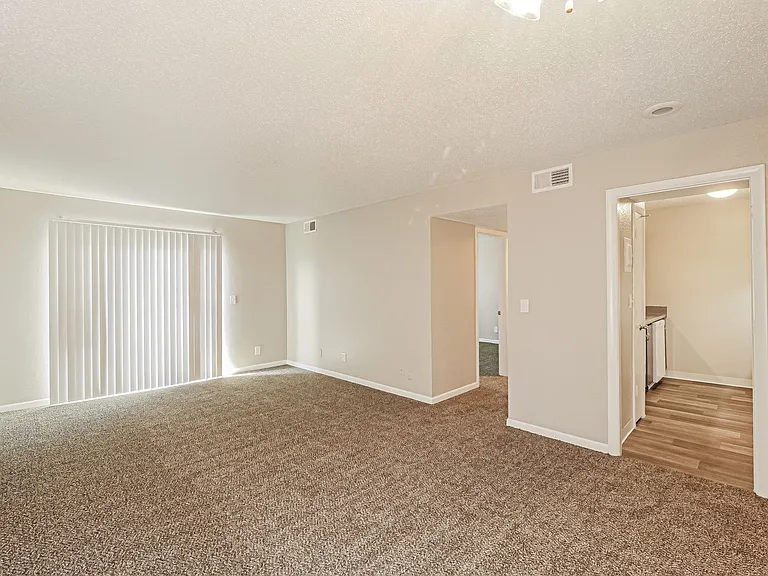 Hunters Glen Apartments — Photo 13
