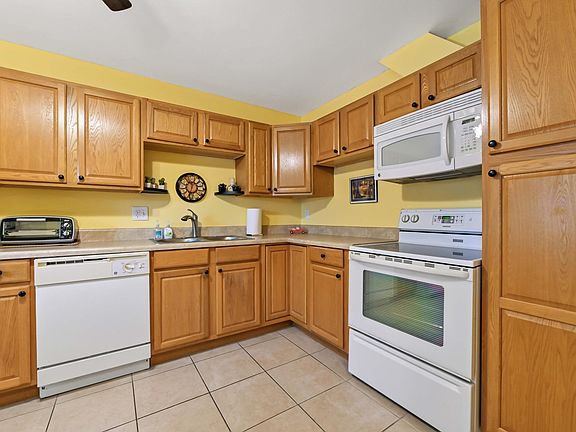 3rd image of 5725 Fernley Drive E #8